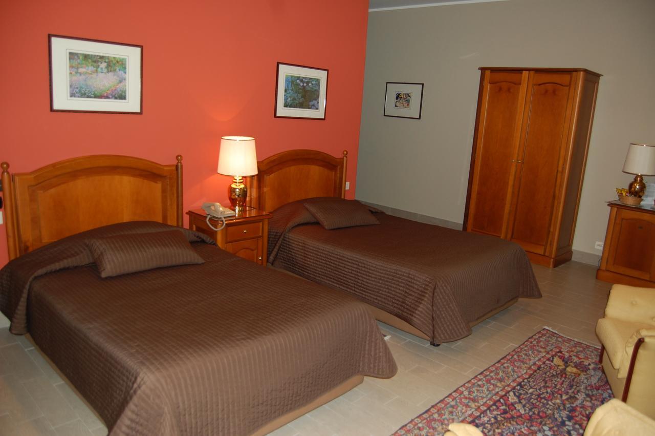 Garden Hotel San Giovanni La Punta Esterno foto